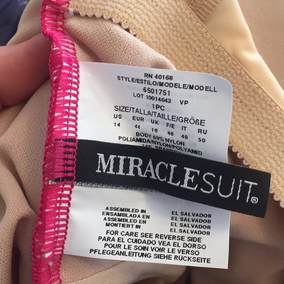 14/16/18 Miraclesuit in Red EE41 - Picture 4 of 6